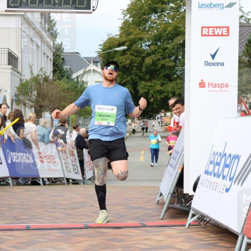 31.08.2025 - 21. Blankeneser Heldenlauf Strokosch-Dieckow http://msf.ph/oto/8657131 31.08.2025 10:55:53 Ziel 3115, 3694 meine-sportfotos.de