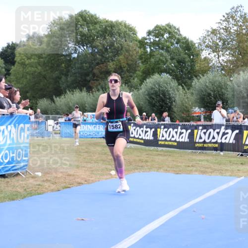 31.08.2025 - Elbe Triathlon Hamburg Strokosch-Dieckow http://msf.ph/oto/8657150 31.08.2025 12:15:12 Ziel 1538, 1582 meine-sportfotos.de