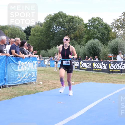 31.08.2025 - Elbe Triathlon Hamburg Strokosch-Dieckow http://msf.ph/oto/8657153 31.08.2025 12:15:13 Ziel 1538, 1582 meine-sportfotos.de