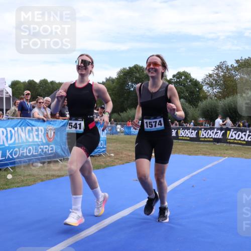31.08.2025 - Elbe Triathlon Hamburg Strokosch-Dieckow http://msf.ph/oto/8657215 31.08.2025 12:16:29 Ziel 771, 1541, 1574 meine-sportfotos.de