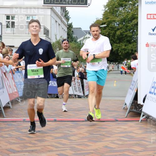 31.08.2025 - 21. Blankeneser Heldenlauf Strokosch-Dieckow http://msf.ph/oto/8657221 31.08.2025 10:55:26 Ziel 3579, 3590, 3181 meine-sportfotos.de