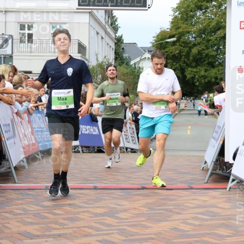 31.08.2025 - 21. Blankeneser Heldenlauf Strokosch-Dieckow http://msf.ph/oto/8657238 31.08.2025 10:55:26 Ziel 3579, 3590, 3181 meine-sportfotos.de