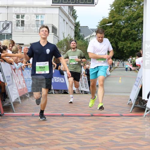 31.08.2025 - 21. Blankeneser Heldenlauf Strokosch-Dieckow http://msf.ph/oto/8657246 31.08.2025 10:55:26 Ziel 3579, 3590, 3181 meine-sportfotos.de