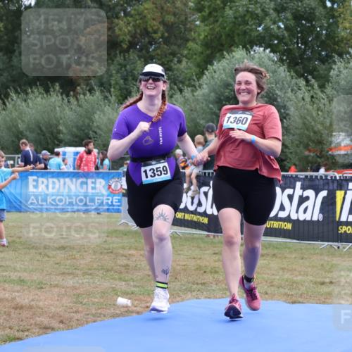 31.08.2025 - Elbe Triathlon Hamburg Strokosch-Dieckow http://msf.ph/oto/8657335 31.08.2025 12:19:22 Ziel 1359, 1360 meine-sportfotos.de
