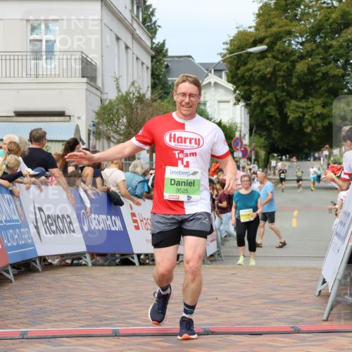 31.08.2025 - 21. Blankeneser Heldenlauf Strokosch-Dieckow http://msf.ph/oto/8657361 31.08.2025 10:55:06 Ziel 3342, 3525 meine-sportfotos.de