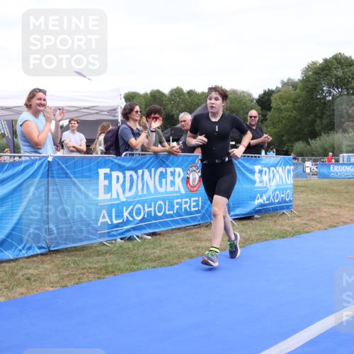31.08.2025 - Elbe Triathlon Hamburg Strokosch-Dieckow http://msf.ph/oto/8657430 31.08.2025 12:43:22 Ziel 1626 meine-sportfotos.de
