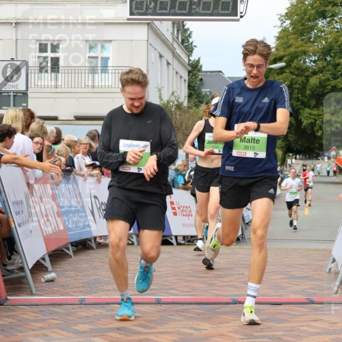 31.08.2025 - 21. Blankeneser Heldenlauf Strokosch-Dieckow http://msf.ph/oto/8657432 31.08.2025 10:54:54 Ziel 3614, 3615, 3283, 3462, 3395 meine-sportfotos.de