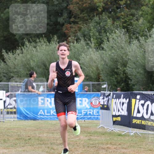 31.08.2025 - Elbe Triathlon Hamburg Strokosch-Dieckow http://msf.ph/oto/8657434 31.08.2025 12:43:51 Ziel 1623 meine-sportfotos.de