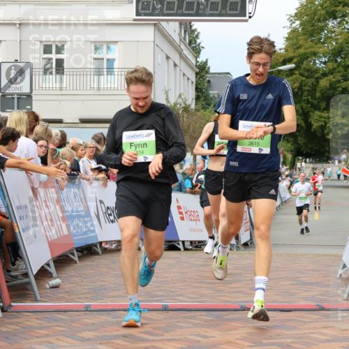 31.08.2025 - 21. Blankeneser Heldenlauf Strokosch-Dieckow http://msf.ph/oto/8657436 31.08.2025 10:54:54 Ziel 3614, 3615, 3283, 3462, 3395 meine-sportfotos.de