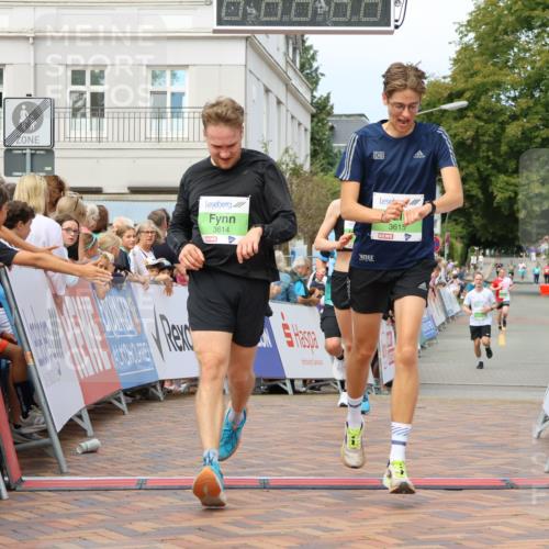 31.08.2025 - 21. Blankeneser Heldenlauf Strokosch-Dieckow http://msf.ph/oto/8657440 31.08.2025 10:54:54 Ziel 3614, 3615, 3283, 3462, 3395 meine-sportfotos.de