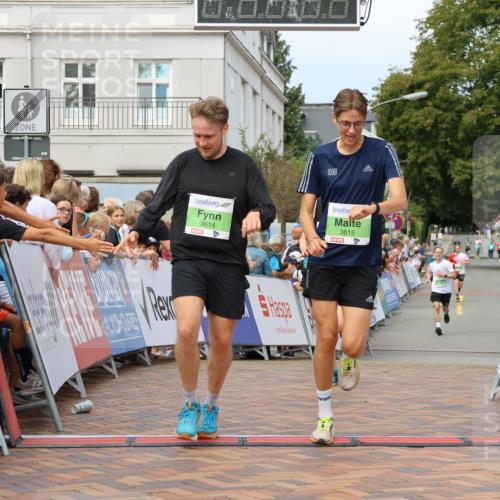 31.08.2025 - 21. Blankeneser Heldenlauf Strokosch-Dieckow http://msf.ph/oto/8657449 31.08.2025 10:54:54 Ziel 3614, 3615, 3283, 3462, 3395 meine-sportfotos.de