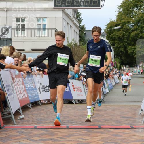 31.08.2025 - 21. Blankeneser Heldenlauf Strokosch-Dieckow http://msf.ph/oto/8657461 31.08.2025 10:54:53 Ziel 3614, 3615, 3283, 3462, 3395 meine-sportfotos.de