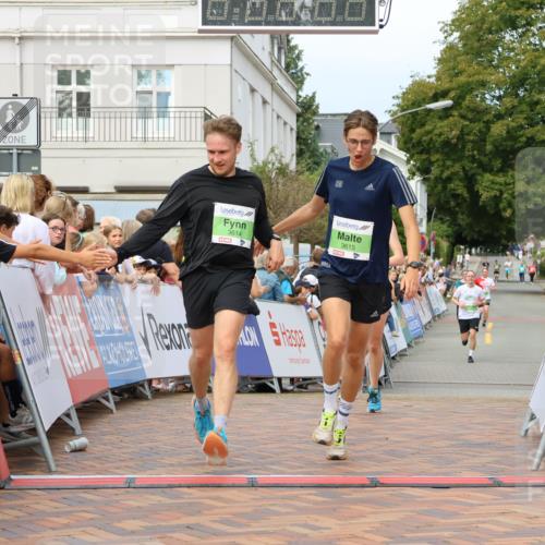 31.08.2025 - 21. Blankeneser Heldenlauf Strokosch-Dieckow http://msf.ph/oto/8657465 31.08.2025 10:54:53 Ziel 3614, 3615, 3283, 3462, 3395 meine-sportfotos.de