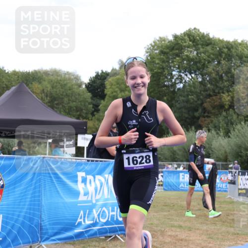31.08.2025 - Elbe Triathlon Hamburg Strokosch-Dieckow http://msf.ph/oto/8657474 31.08.2025 12:50:29 Ziel 1628 meine-sportfotos.de