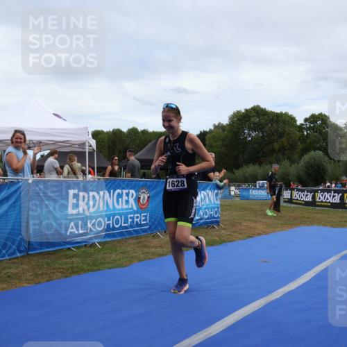 31.08.2025 - Elbe Triathlon Hamburg Strokosch-Dieckow http://msf.ph/oto/8657476 31.08.2025 12:50:30 Ziel 1628 meine-sportfotos.de