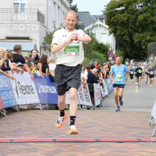 31.08.2025 - 21. Blankeneser Heldenlauf Strokosch-Dieckow http://msf.ph/oto/8657501 31.08.2025 10:54:43 Ziel 3492, 3462 meine-sportfotos.de