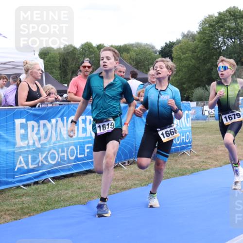 31.08.2025 - Elbe Triathlon Hamburg Strokosch-Dieckow http://msf.ph/oto/8657507 31.08.2025 12:52:13 Ziel 1619, 1668, 1675, 1679 meine-sportfotos.de