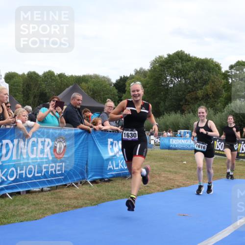 31.08.2025 - Elbe Triathlon Hamburg Strokosch-Dieckow http://msf.ph/oto/8657517 31.08.2025 12:52:48 Ziel 1616, 1617, 1630 meine-sportfotos.de