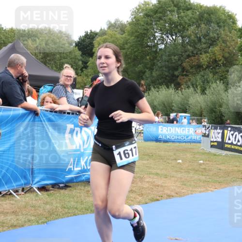 31.08.2025 - Elbe Triathlon Hamburg Strokosch-Dieckow http://msf.ph/oto/8657529 31.08.2025 12:52:51 Ziel 1616, 1617, 1630 meine-sportfotos.de