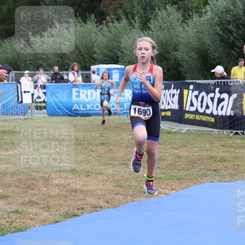 31.08.2025 - Elbe Triathlon Hamburg Strokosch-Dieckow http://msf.ph/oto/8657540 31.08.2025 12:54:49 Ziel 1689, 1690 meine-sportfotos.de