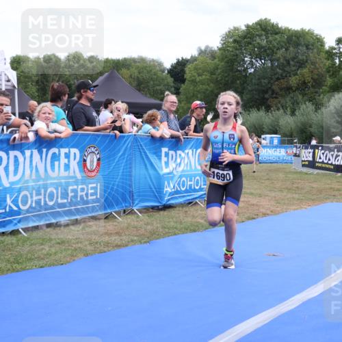 31.08.2025 - Elbe Triathlon Hamburg Strokosch-Dieckow http://msf.ph/oto/8657543 31.08.2025 12:54:50 Ziel 1689, 1690 meine-sportfotos.de
