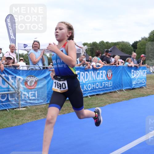31.08.2025 - Elbe Triathlon Hamburg Strokosch-Dieckow http://msf.ph/oto/8657546 31.08.2025 12:54:51 Ziel 1689, 1690 meine-sportfotos.de