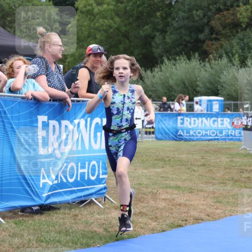 31.08.2025 - Elbe Triathlon Hamburg Strokosch-Dieckow http://msf.ph/oto/8657550 31.08.2025 12:54:55 Ziel 1689, 1690 meine-sportfotos.de