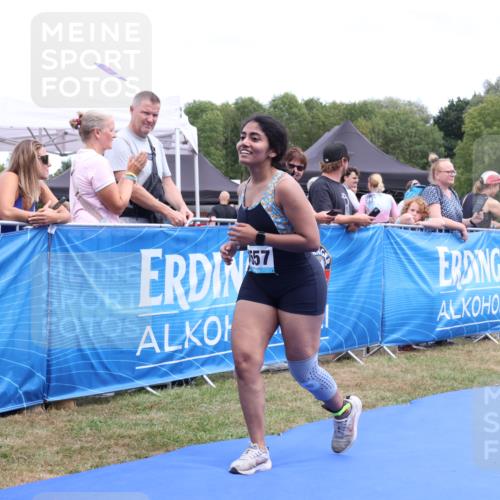 31.08.2025 - Elbe Triathlon Hamburg Strokosch-Dieckow http://msf.ph/oto/8657563 31.08.2025 12:55:33 Ziel 1557, 1693 meine-sportfotos.de