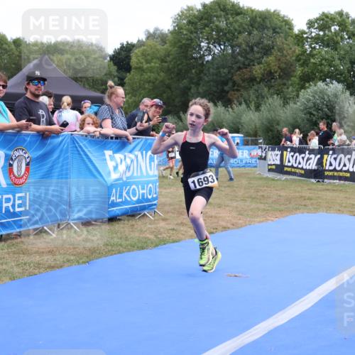 31.08.2025 - Elbe Triathlon Hamburg Strokosch-Dieckow http://msf.ph/oto/8657568 31.08.2025 12:55:36 Ziel 1557, 1662, 1693 meine-sportfotos.de