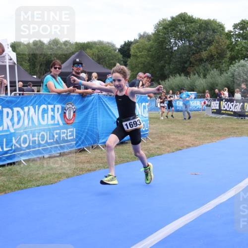 31.08.2025 - Elbe Triathlon Hamburg Strokosch-Dieckow http://msf.ph/oto/8657570 31.08.2025 12:55:36 Ziel 1557, 1662, 1693 meine-sportfotos.de