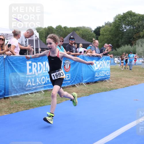 31.08.2025 - Elbe Triathlon Hamburg Strokosch-Dieckow http://msf.ph/oto/8657572 31.08.2025 12:55:36 Ziel 1557, 1662, 1693 meine-sportfotos.de