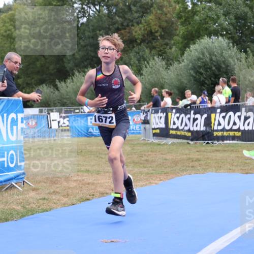 31.08.2025 - Elbe Triathlon Hamburg Strokosch-Dieckow http://msf.ph/oto/8657583 31.08.2025 12:56:26 Ziel 1672, 1674 meine-sportfotos.de