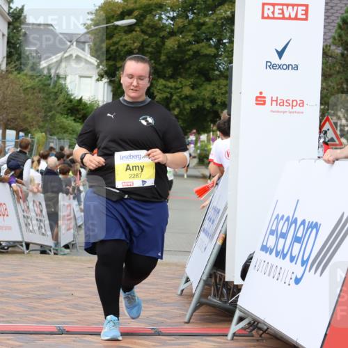 31.08.2025 - 21. Blankeneser Heldenlauf Strokosch-Dieckow http://msf.ph/oto/8657594 31.08.2025 10:54:33 Ziel 2287, 3488, 3332 meine-sportfotos.de