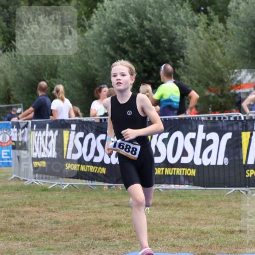 31.08.2025 - Elbe Triathlon Hamburg Strokosch-Dieckow http://msf.ph/oto/8657604 31.08.2025 12:57:00 Ziel 1649, 1688, 1695 meine-sportfotos.de