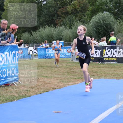 31.08.2025 - Elbe Triathlon Hamburg Strokosch-Dieckow http://msf.ph/oto/8657606 31.08.2025 12:57:01 Ziel 1649, 1688, 1695 meine-sportfotos.de