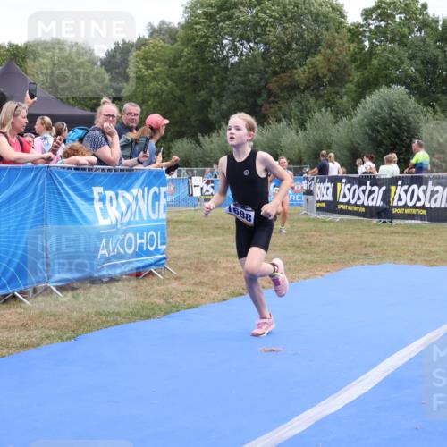 31.08.2025 - Elbe Triathlon Hamburg Strokosch-Dieckow http://msf.ph/oto/8657607 31.08.2025 12:57:01 Ziel 1649, 1688, 1695 meine-sportfotos.de