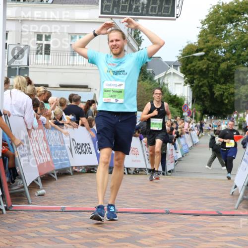 31.08.2025 - 21. Blankeneser Heldenlauf Strokosch-Dieckow http://msf.ph/oto/8657608 31.08.2025 10:54:27 Ziel 3488, 3041, 3332 meine-sportfotos.de