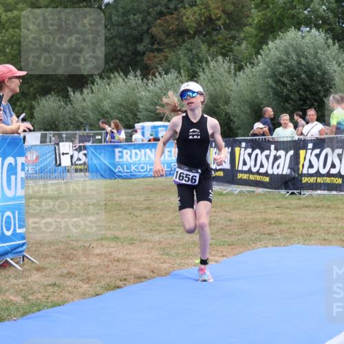 31.08.2025 - Elbe Triathlon Hamburg Strokosch-Dieckow http://msf.ph/oto/8657618 31.08.2025 12:57:43 Ziel 1650, 1656 meine-sportfotos.de