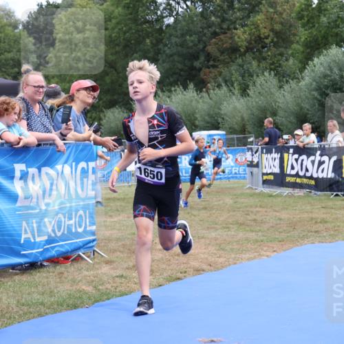 31.08.2025 - Elbe Triathlon Hamburg Strokosch-Dieckow http://msf.ph/oto/8657625 31.08.2025 12:57:51 Ziel 1650, 1707, 1714 meine-sportfotos.de