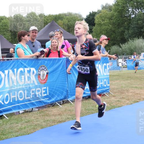 31.08.2025 - Elbe Triathlon Hamburg Strokosch-Dieckow http://msf.ph/oto/8657627 31.08.2025 12:57:52 Ziel 1650, 1707, 1714 meine-sportfotos.de