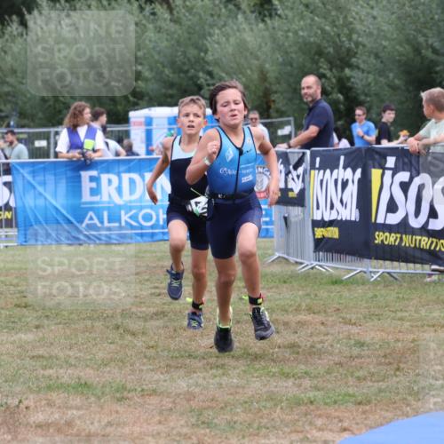 31.08.2025 - Elbe Triathlon Hamburg Strokosch-Dieckow http://msf.ph/oto/8657629 31.08.2025 12:57:55 Ziel 1650, 1707, 1714 meine-sportfotos.de