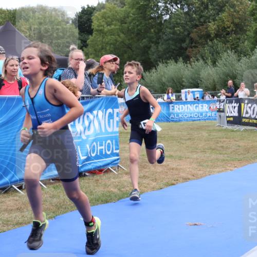 31.08.2025 - Elbe Triathlon Hamburg Strokosch-Dieckow http://msf.ph/oto/8657634 31.08.2025 12:57:57 Ziel 1650, 1707, 1714 meine-sportfotos.de