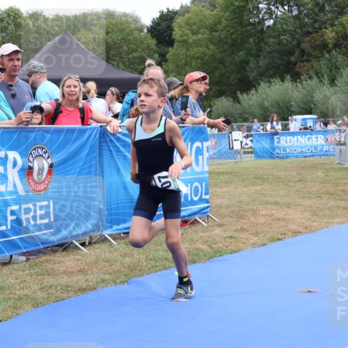 31.08.2025 - Elbe Triathlon Hamburg Strokosch-Dieckow http://msf.ph/oto/8657636 31.08.2025 12:57:58 Ziel 1640, 1707, 1714 meine-sportfotos.de