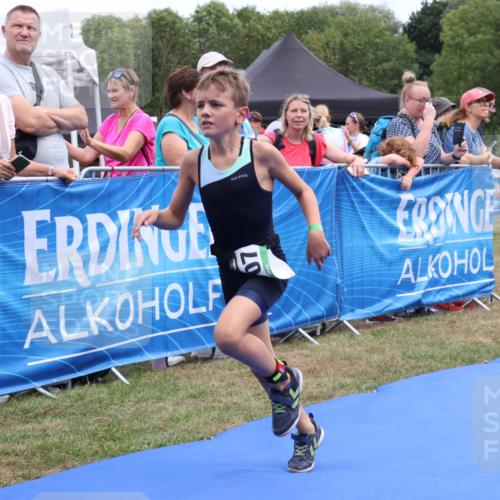 31.08.2025 - Elbe Triathlon Hamburg Strokosch-Dieckow http://msf.ph/oto/8657638 31.08.2025 12:57:58 Ziel 1640, 1707, 1714 meine-sportfotos.de