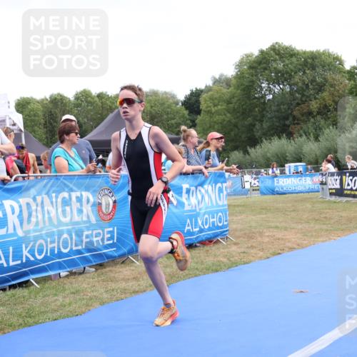 31.08.2025 - Elbe Triathlon Hamburg Strokosch-Dieckow http://msf.ph/oto/8657642 31.08.2025 12:58:07 Ziel 1640 meine-sportfotos.de