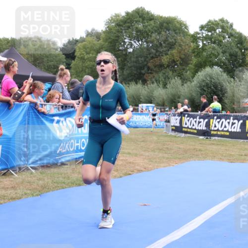 31.08.2025 - Elbe Triathlon Hamburg Strokosch-Dieckow http://msf.ph/oto/8657664 31.08.2025 12:58:39 Ziel 1657, 1667 meine-sportfotos.de
