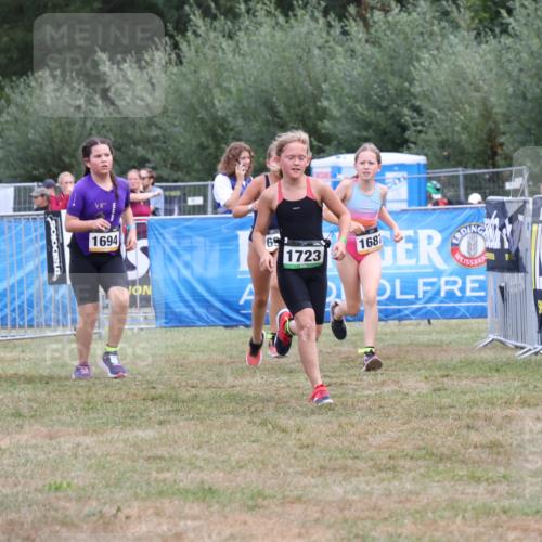 31.08.2025 - Elbe Triathlon Hamburg Strokosch-Dieckow http://msf.ph/oto/8657679 31.08.2025 12:58:51 Ziel 1667, 1687, 1696 meine-sportfotos.de