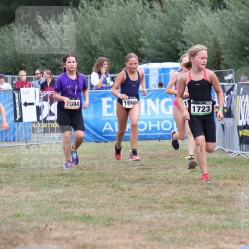 31.08.2025 - Elbe Triathlon Hamburg Strokosch-Dieckow http://msf.ph/oto/8657680 31.08.2025 12:58:51 Ziel 1667, 1687, 1696 meine-sportfotos.de