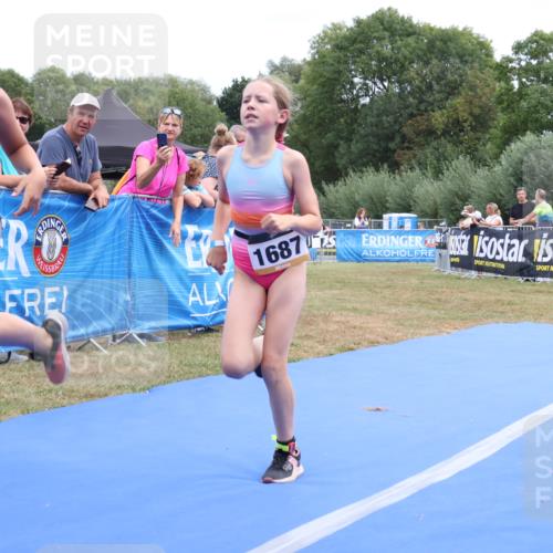31.08.2025 - Elbe Triathlon Hamburg Strokosch-Dieckow http://msf.ph/oto/8657689 31.08.2025 12:58:56 Ziel 1687, 1696 meine-sportfotos.de