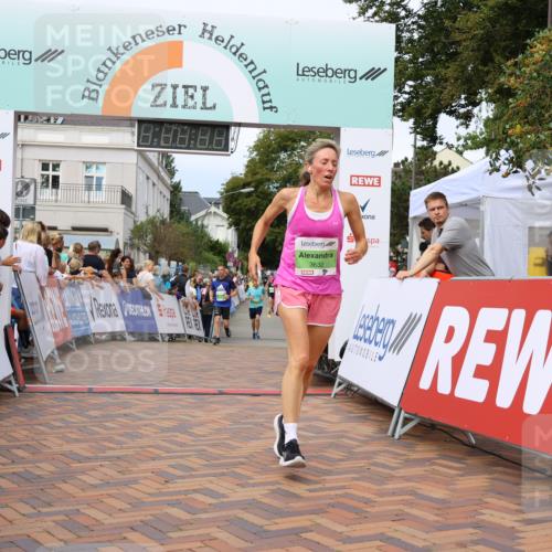 31.08.2025 - 21. Blankeneser Heldenlauf Strokosch-Dieckow http://msf.ph/oto/8657696 31.08.2025 10:54:19 Ziel 3506, 3538, 3041, 3632 meine-sportfotos.de